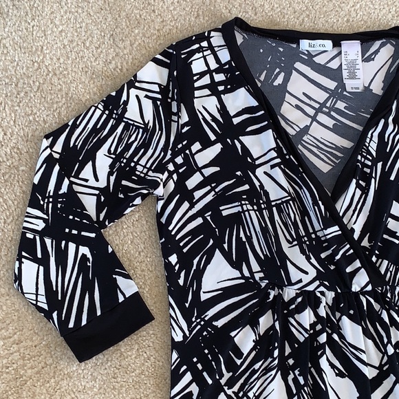 Liz & Co Crossover Blouse, Size Small, Black and White - Picture 2 of 8